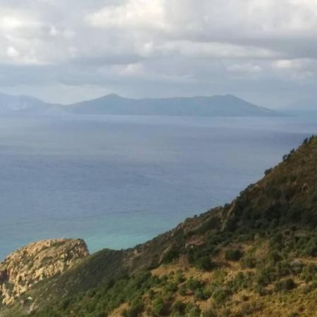 Dimora Tra Cielo E Mare A Gioiosa Marea Exterior foto