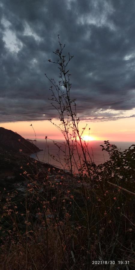 Dimora Tra Cielo E Mare A Gioiosa Marea Exterior foto