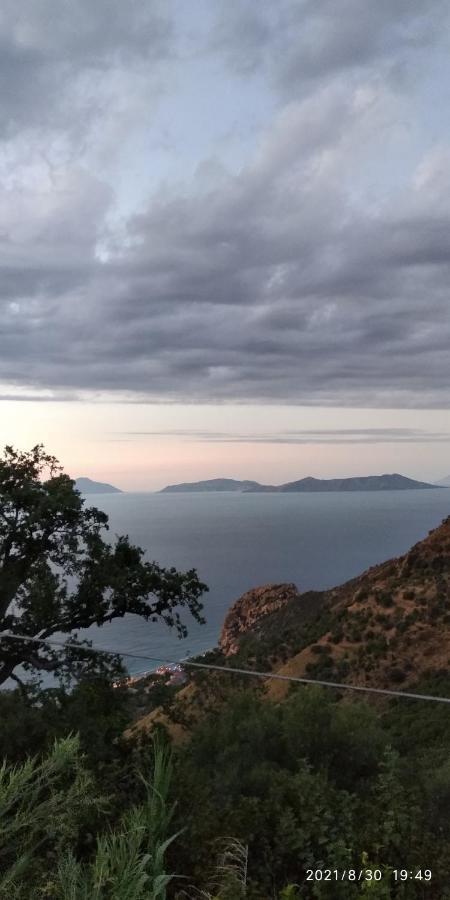 Dimora Tra Cielo E Mare A Gioiosa Marea Exterior foto