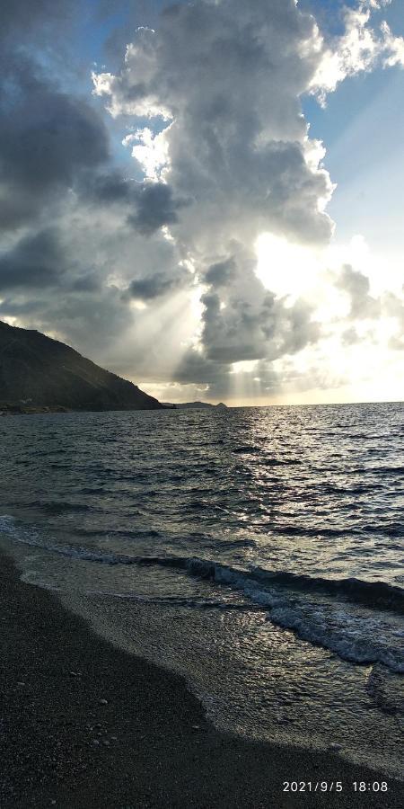 Dimora Tra Cielo E Mare A Gioiosa Marea Exterior foto