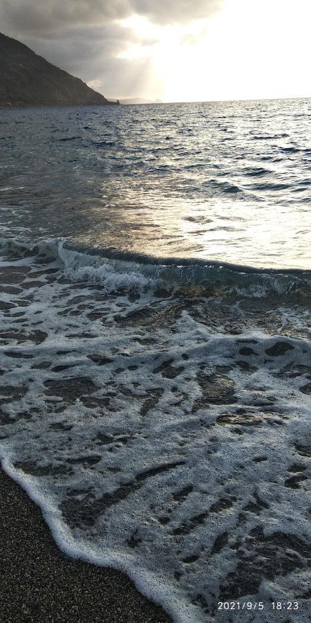 Dimora Tra Cielo E Mare A Gioiosa Marea Exterior foto